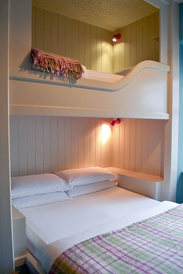 The Rocks at Plas Curig Hostel