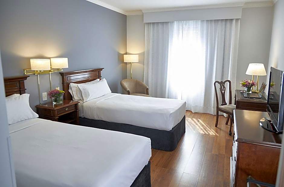 Cyan Americas Towers Hotel