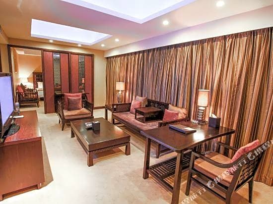 Fortune Hotel