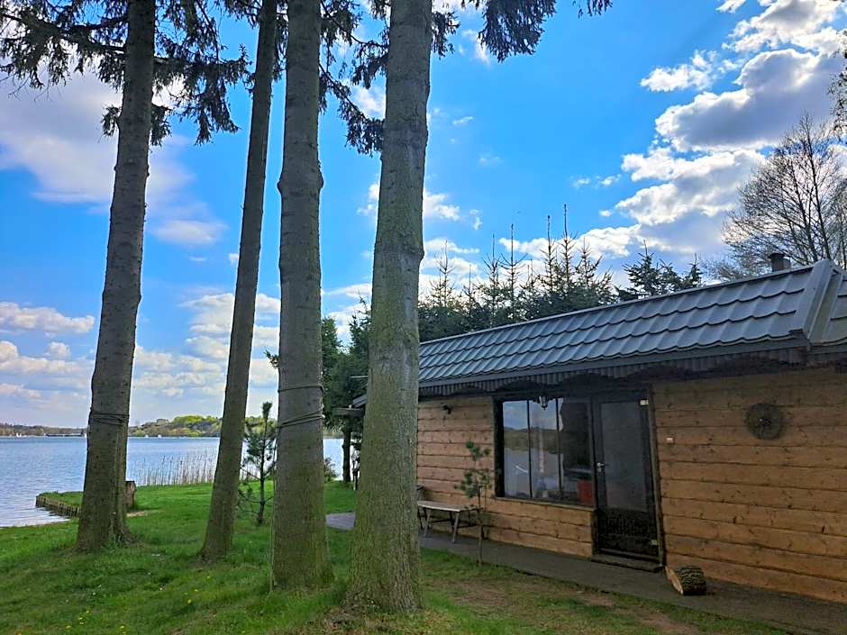 Mazurska Ostoja na Półwyspie - domki przy samym jeziorze