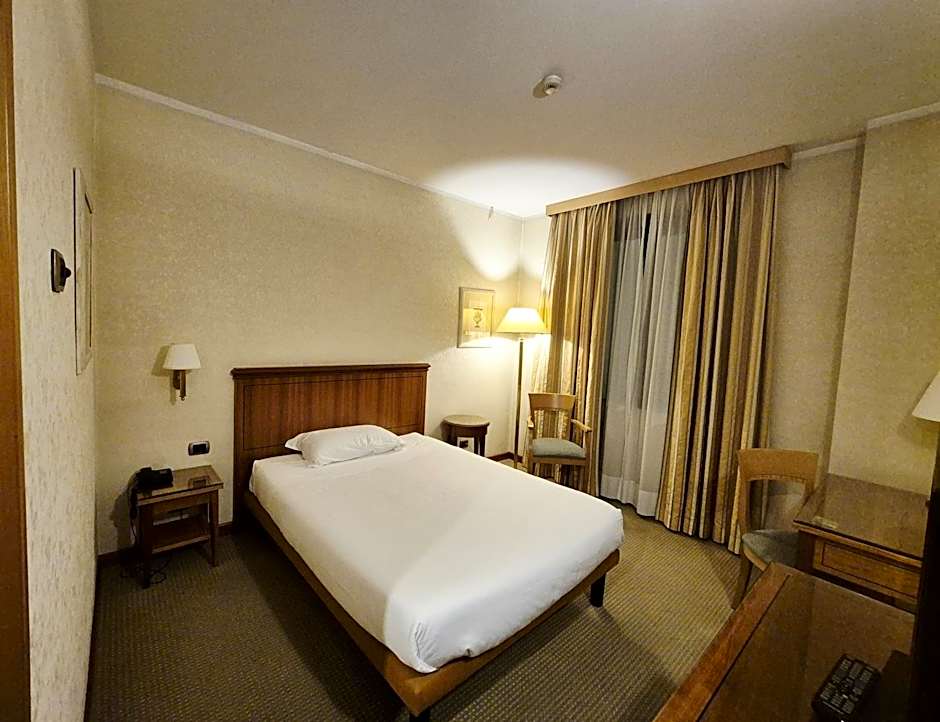 Hotel Excelsior Magenta