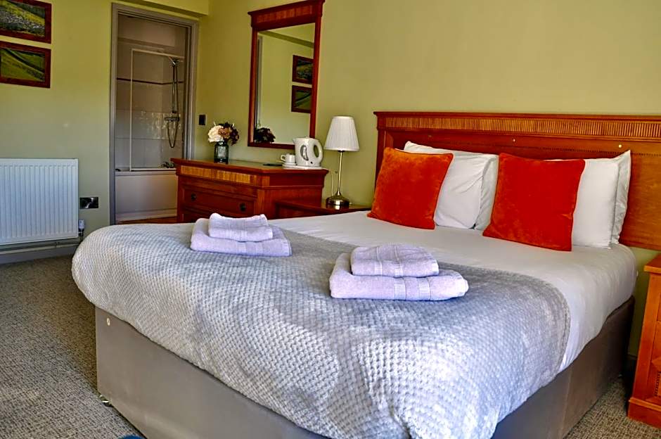 The Hollybush Inn and B&B