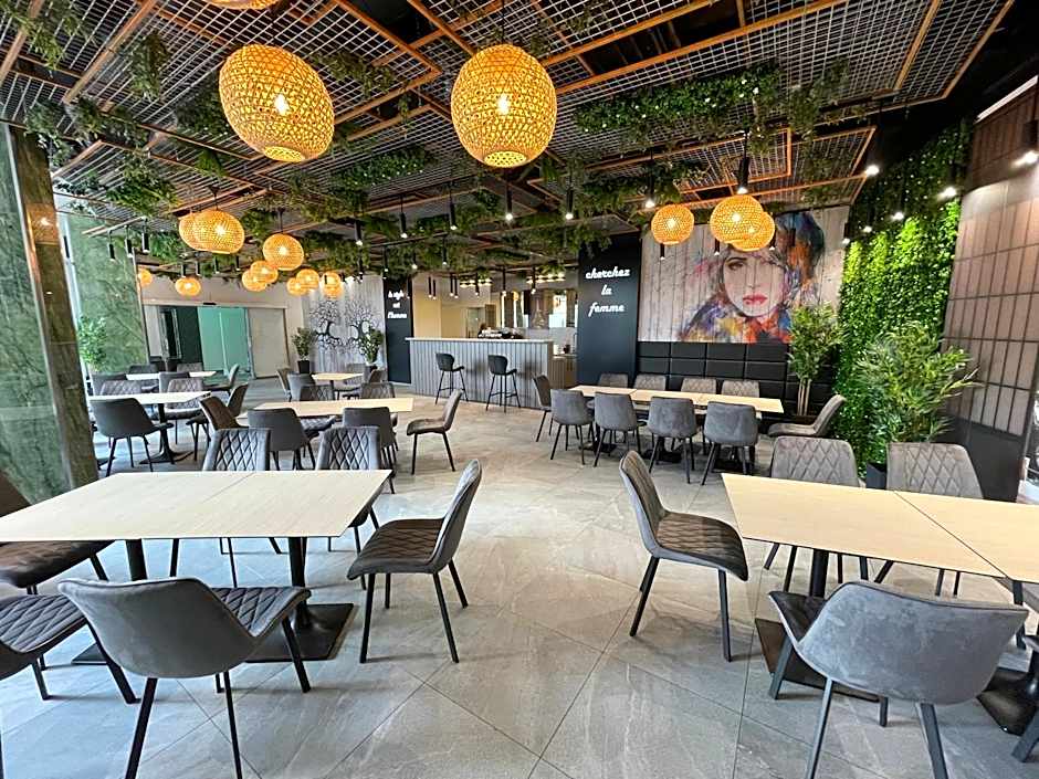 Parizs Garden Apartments