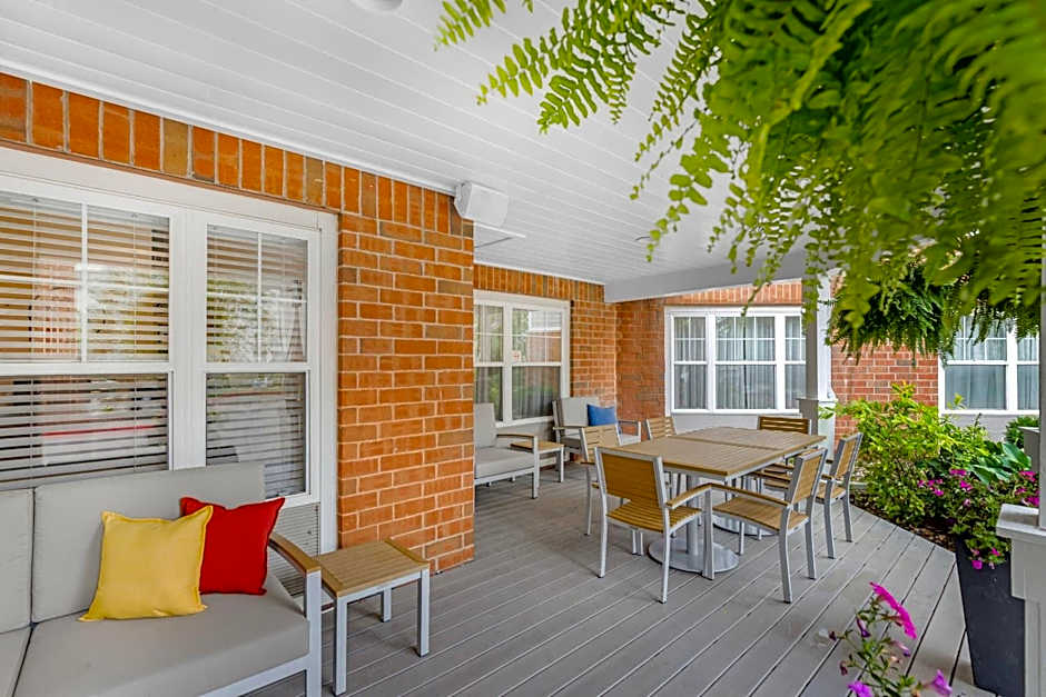 Country Inn & Suites by Radisson, Des Moines West, IA