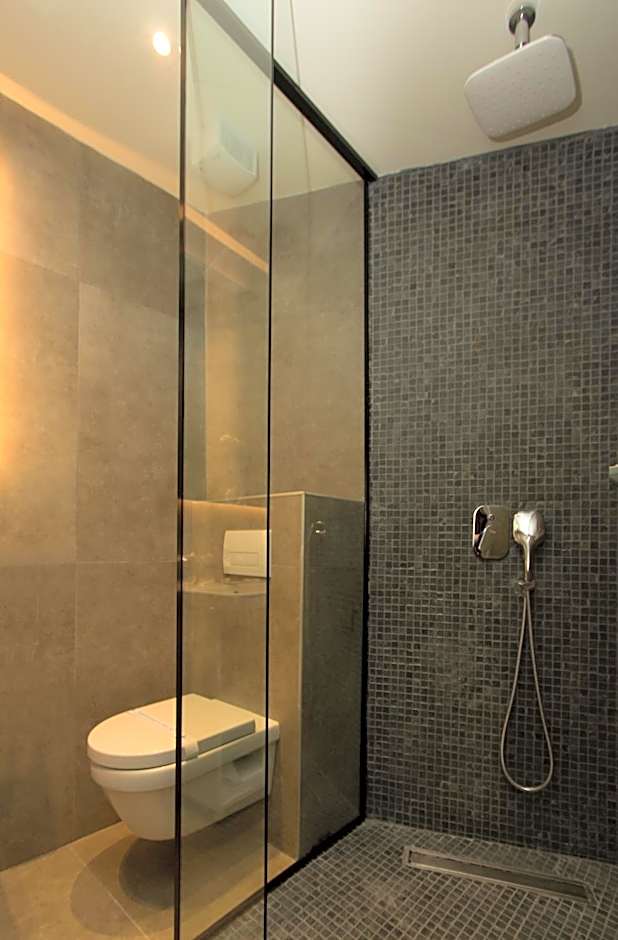 BOUTIQUE 25h by Eva stay 018