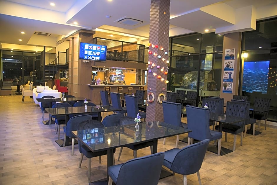 V20 Boutique Jacuzzi Hotel