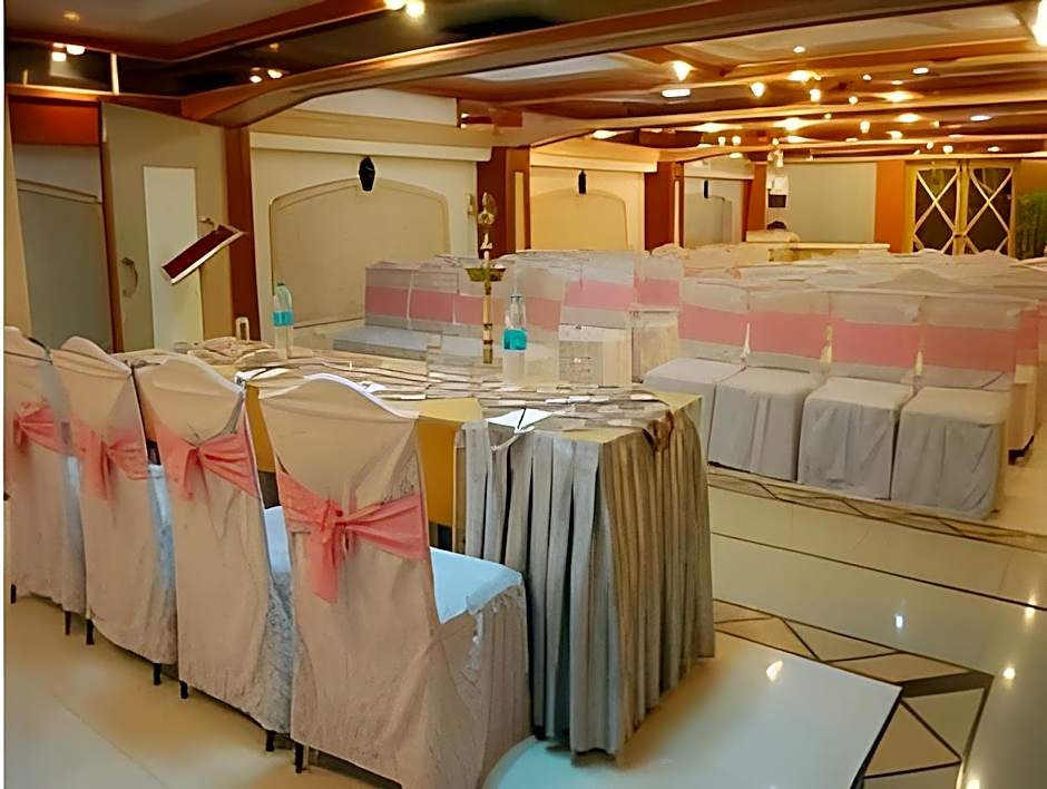 Hotel Ranjits Lakeview