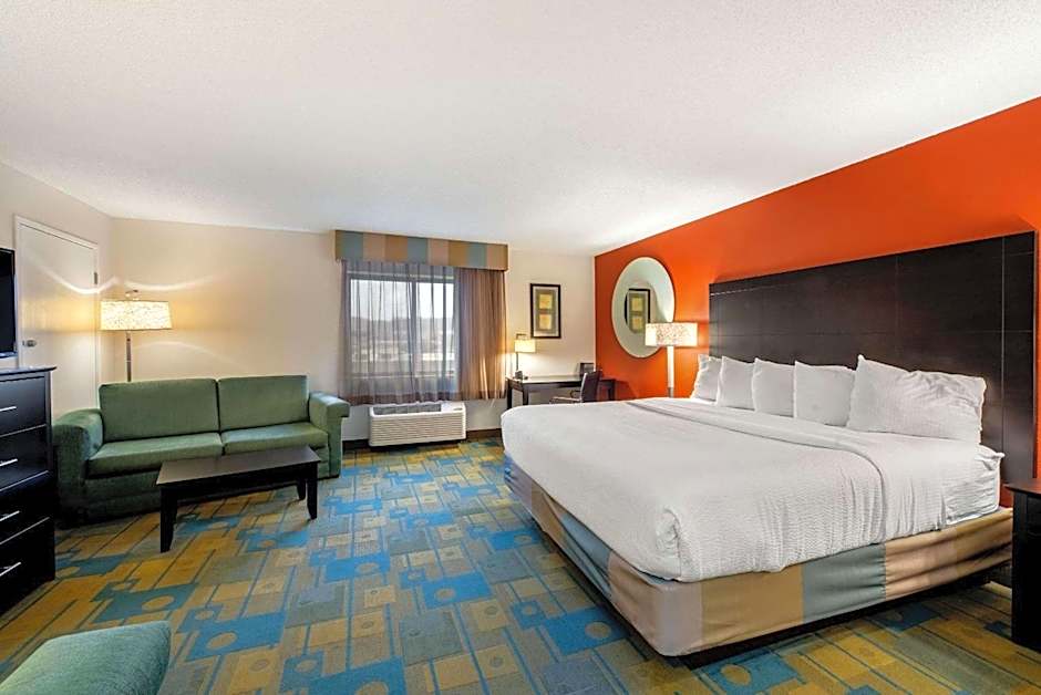 La Quinta Inn & Suites by Wyndham Mansfield, Oh