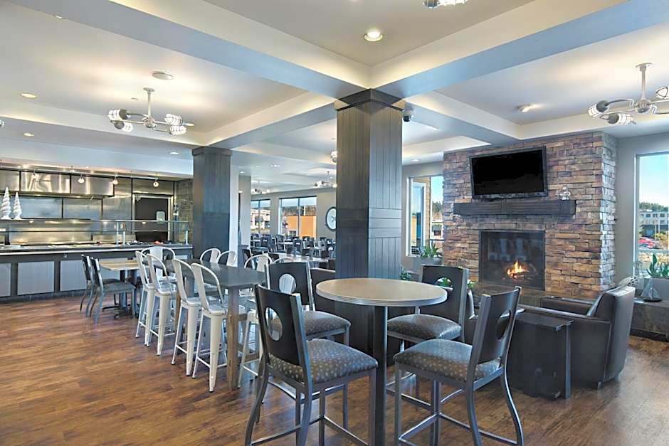 Oxford Suites Silverdale