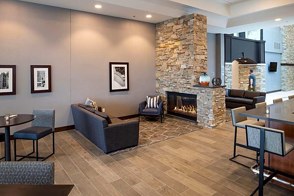 DoubleTree By Hilton Madison East