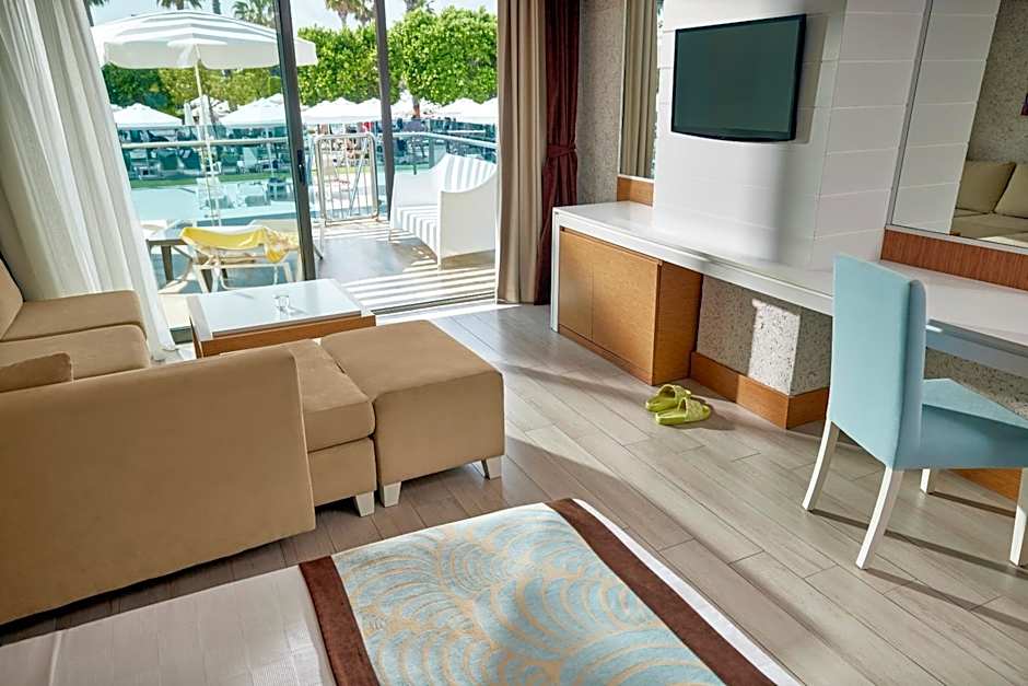 Tui Magic Life Jacaranda