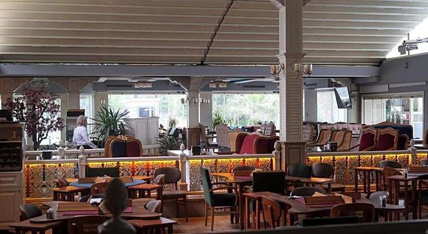 Yali Beach Houses – Istanbul, FL