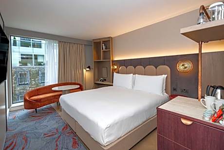 Deluxe Tower King Room