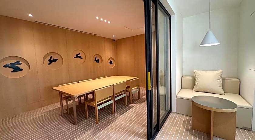 The Quarter Ratchayothin by UHG