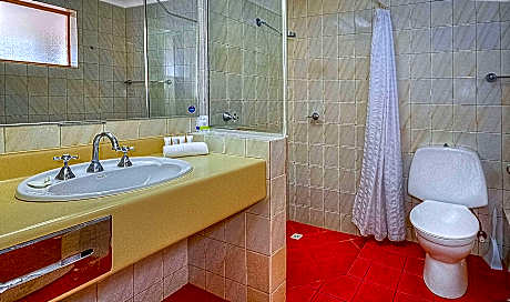 1 Queen Bed, Nonsmoking, Upgrade