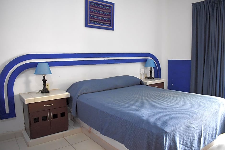Hotel Plaza Almendros