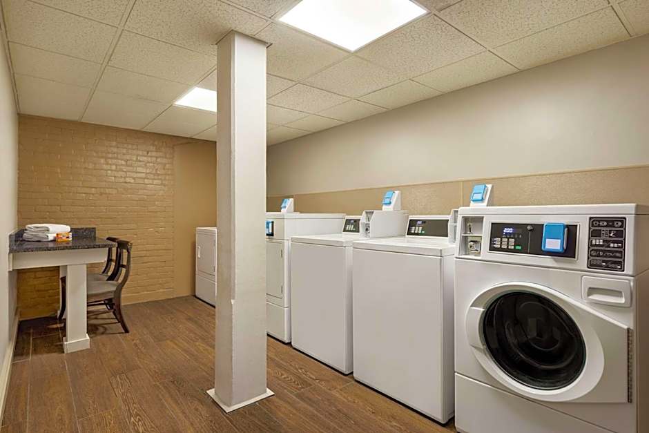 Hampton Inn By Hilton & Suites New Orleans-Convention Center