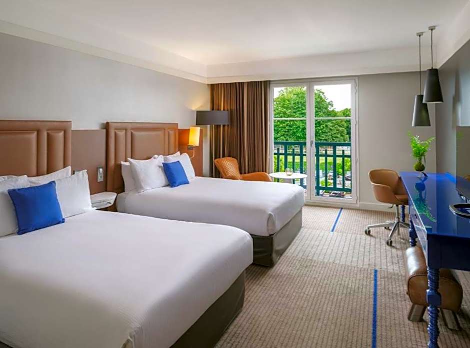Renaissance Paris Hippodrome de St. Cloud Hotel