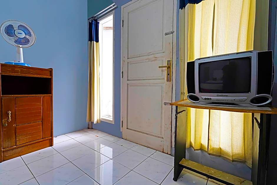 OYO Life 92694 Kost Nino