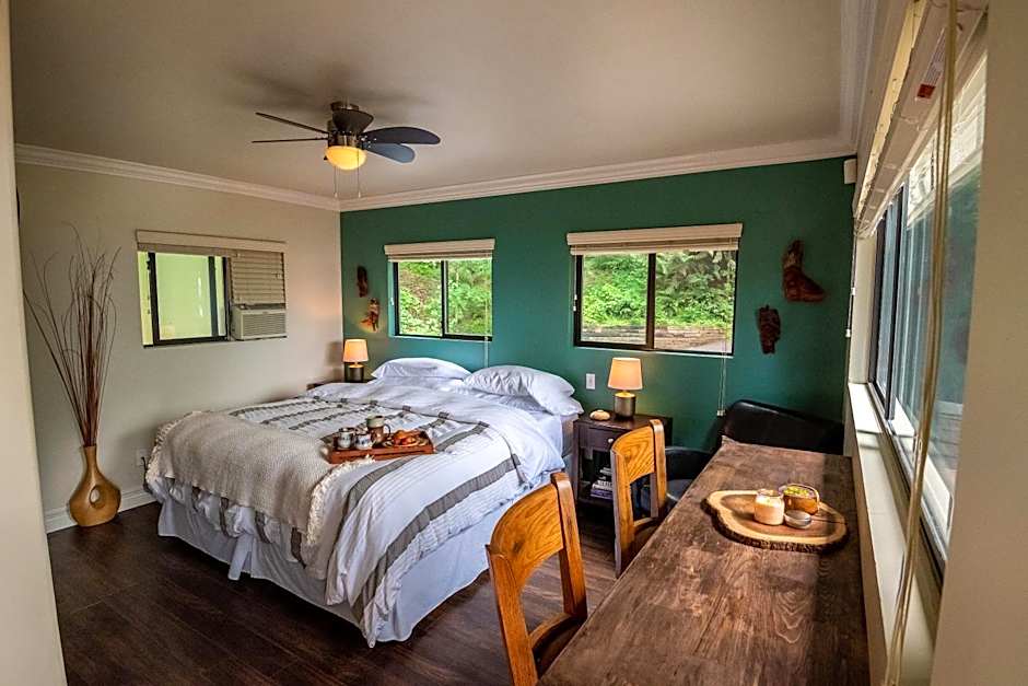 The Fraser River's Edge B&B Lodge