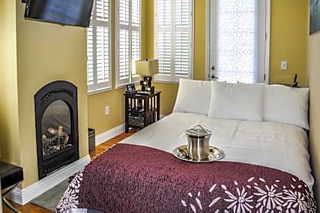 Economy Queen Room (# 6)