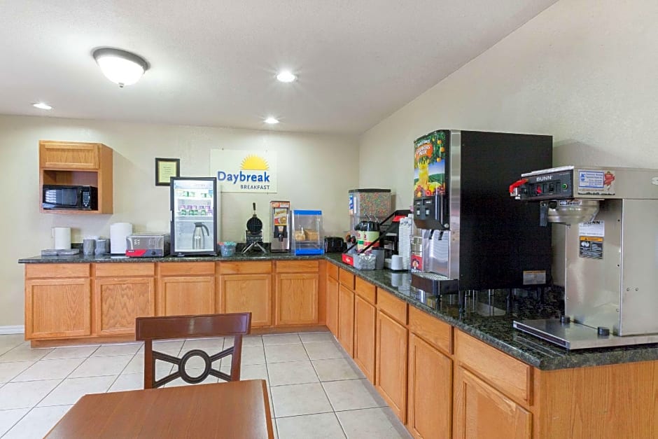 Days Inn by Wyndham Oklahoma City West – Oklahoma City, OK
