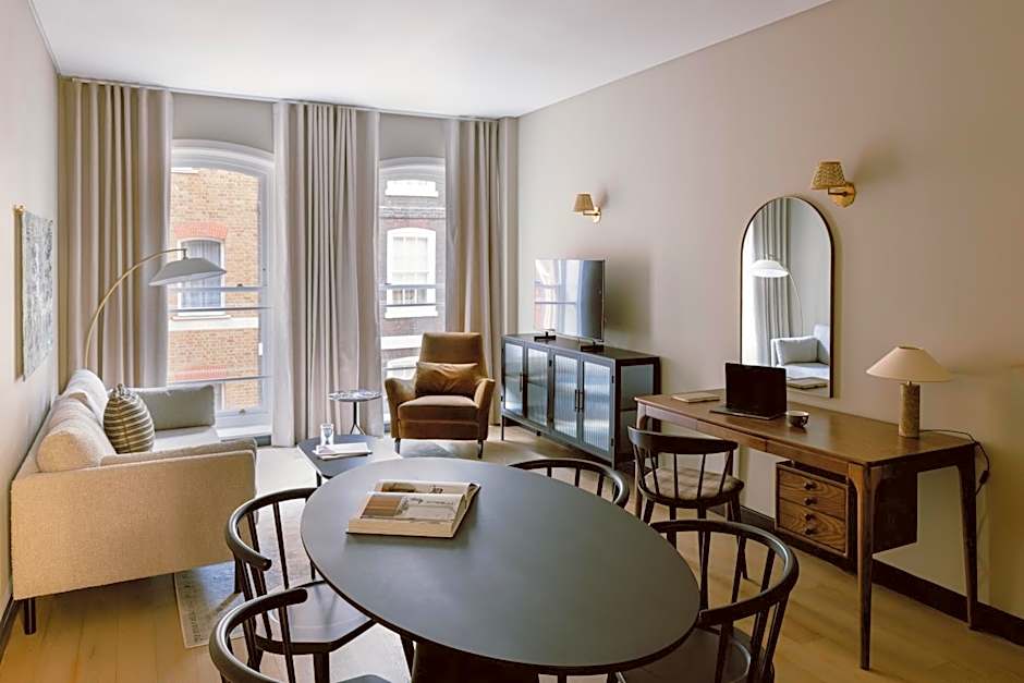 Native Kings Wardrobe, St Pauls