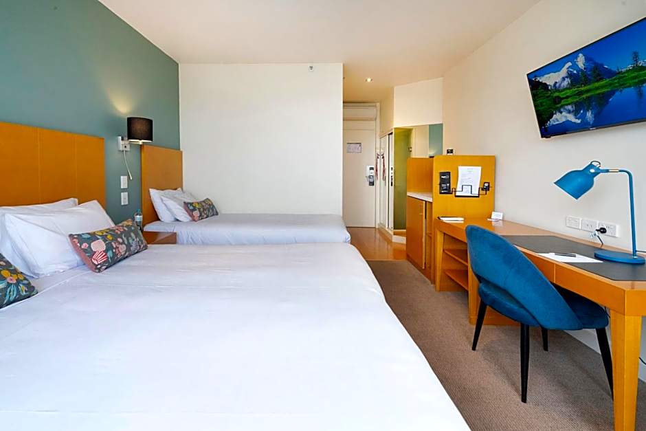Nightelier Devonport Gateway Hotel