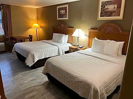 Queen Room with Two Queen Beds - Non-Smoking