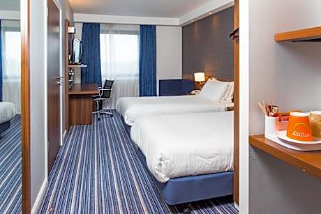 2 Single Standard with Free Hot Breakfast