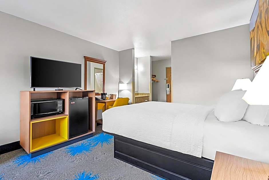Photo 1 sur 4 de 1 Queen Bed