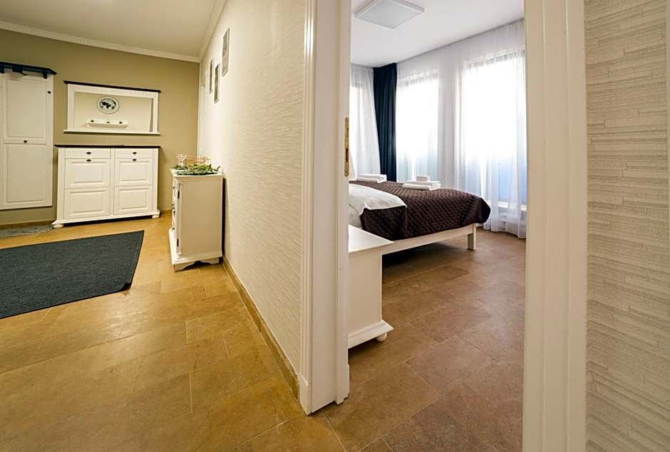 Lira Holiday Apartments