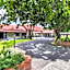 Oak Estate Motor Lodge