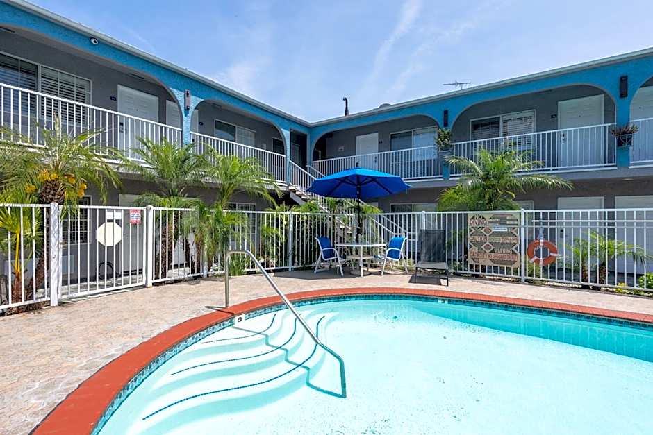 Hollywood City Inn
