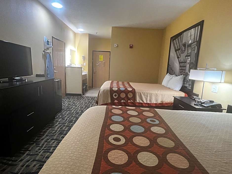 Super 8 by Wyndham Pasadena