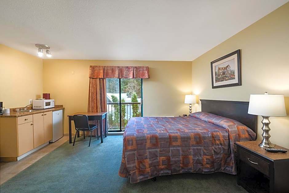 Photo 1 of 3 of 1 Queen Bed