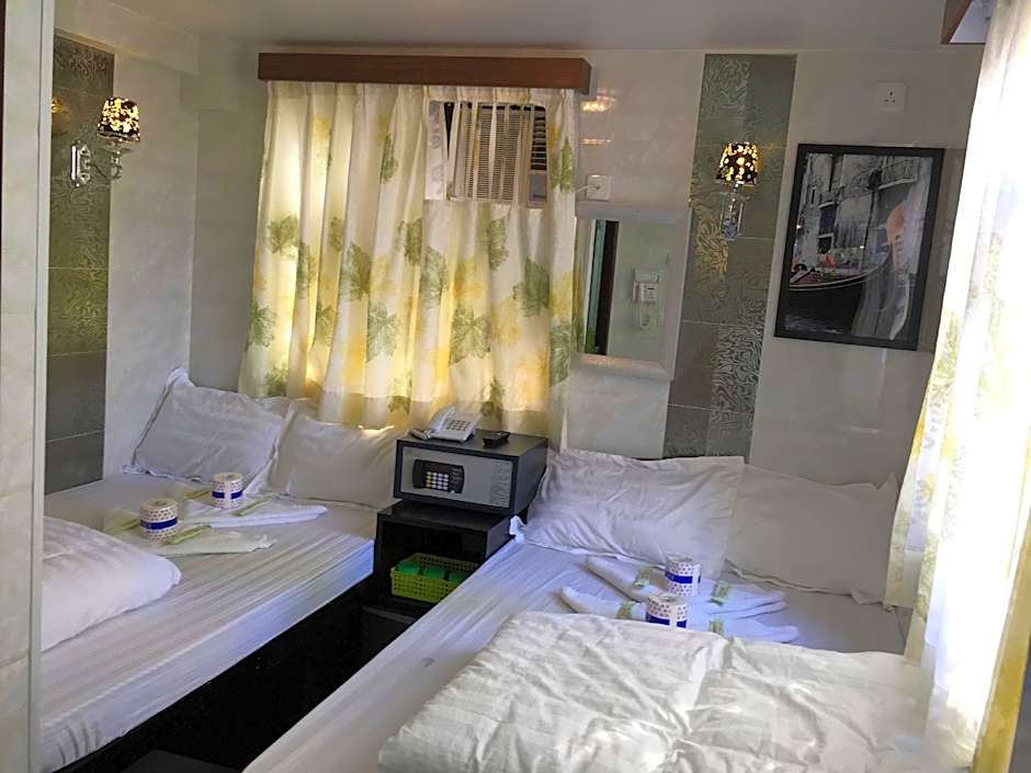 Skylark Hostel