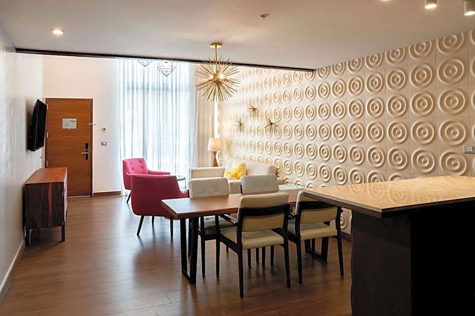 The Fives Downtown Hotel & Residences, Curio Collection by Hilton