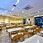 Aura Business Hotel