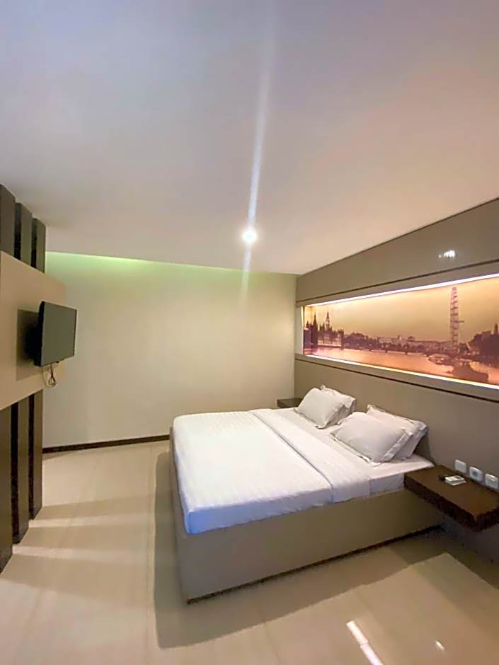 Alexander Hotel Tegal