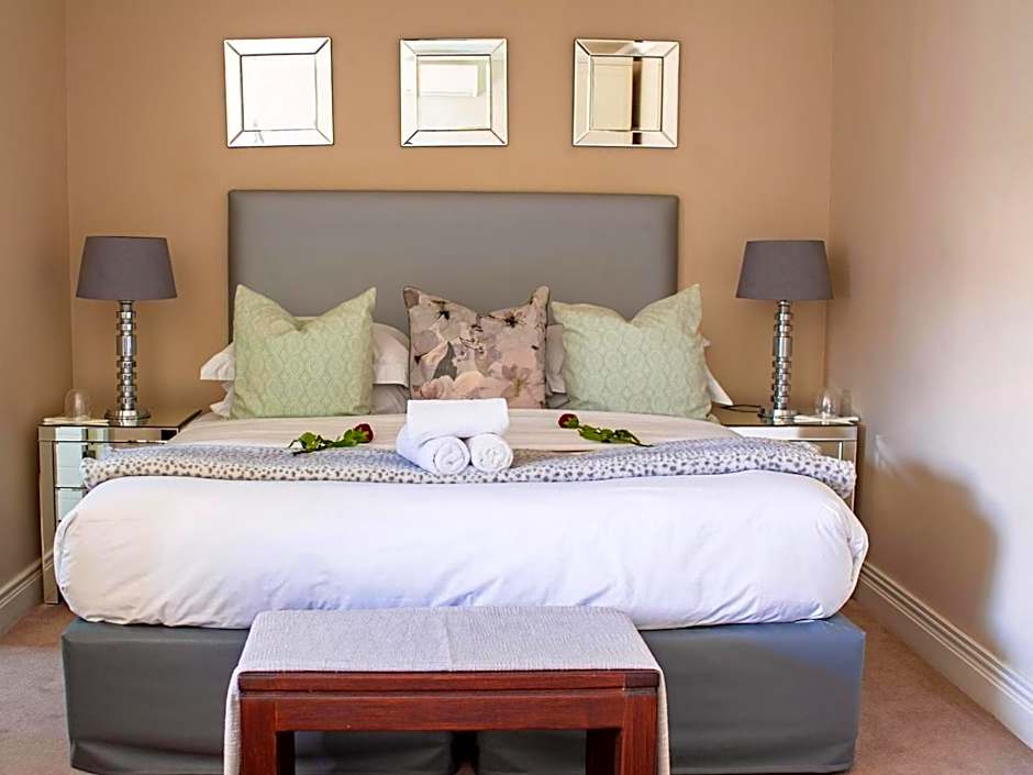 Hermanus Cliff Path Lodge - No Load-shedding