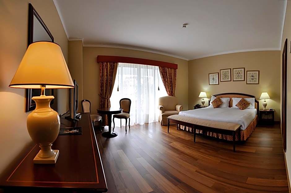 Photo 1 of 9 of Suite