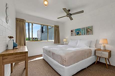 One-Bedroom Apartment with Partial Ocean View