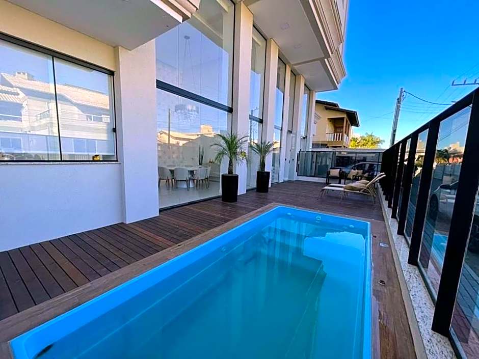 Apto NOVO, com piscina, 250m da praia