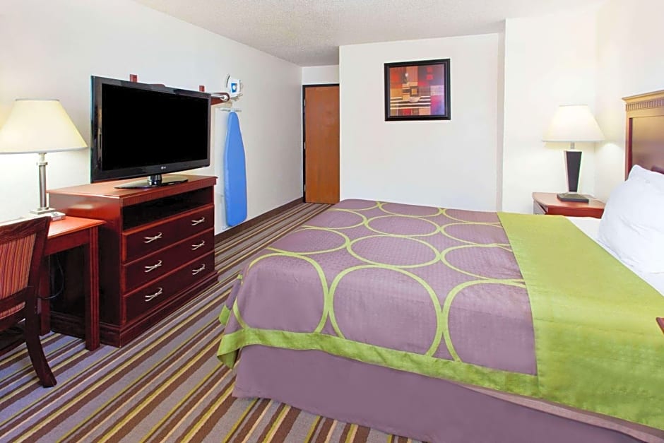 Super 8 by Wyndham Tuscaloosa