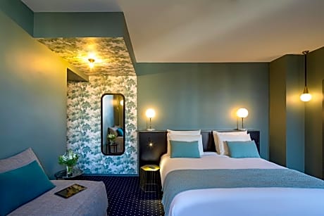 Superior Room with One Double Bed and Sofa Bed