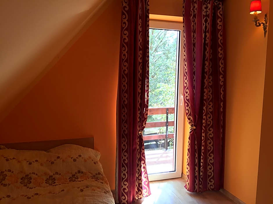 Domek nad jeziorem Rumian