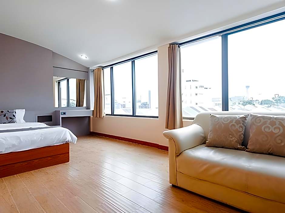 KS Pavilion Hotel