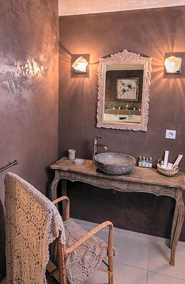 CHARME AU FIL DE L'EAU