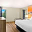 Days Inn & Suites by Wyndham Warren